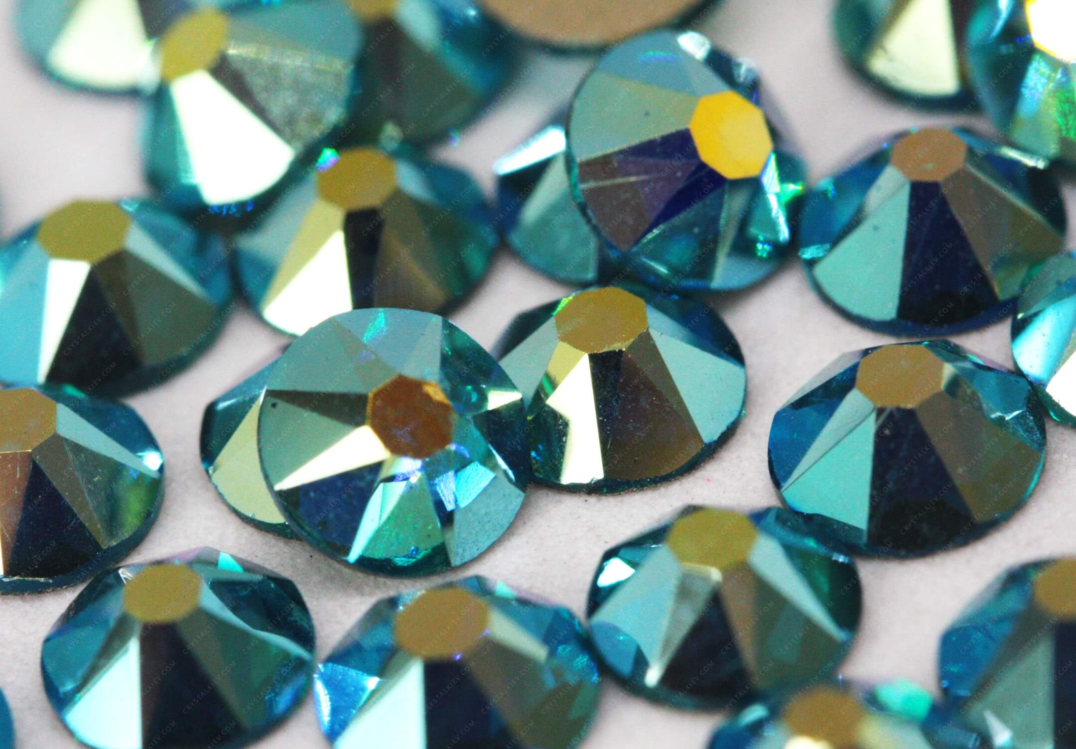 Crystalline Emerald AB* Xirius Rose 2088